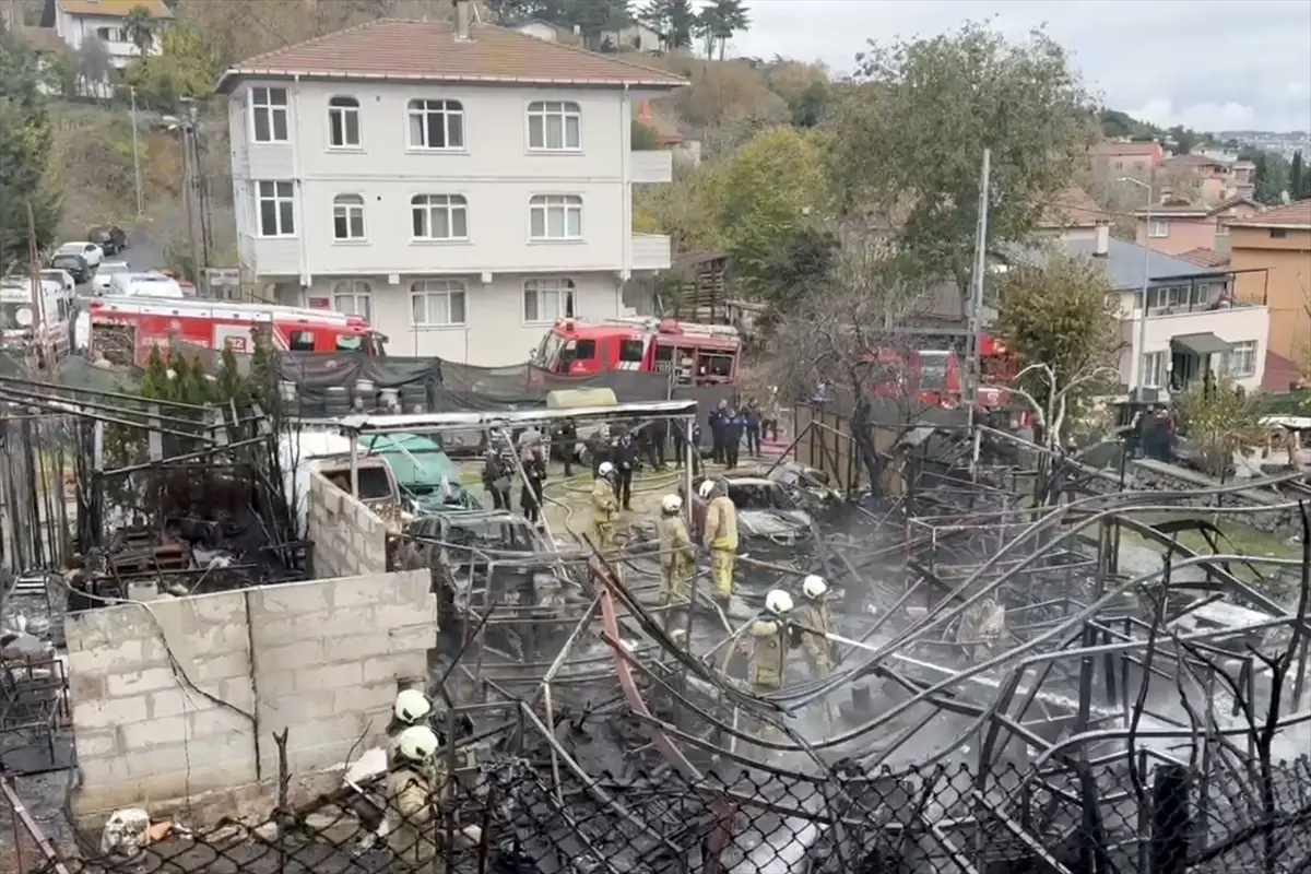Sarıyer’de oto tamirhanesinde çıkan yangın söndürüldü