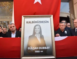 Şehzadeler Belediye Başkanı Gülşah Durbay için belediye önünde tören