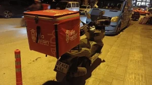 Sinop’ta otomobille çarpışan motosikletteki 2 kişi yaralandı