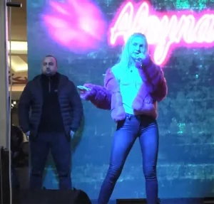 Su altındaki tarihi kaleye kanoyla yolculuk