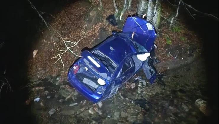 Takla atıp uçuruma yuvarlanan otomobildeki 3 kişi yaralandı