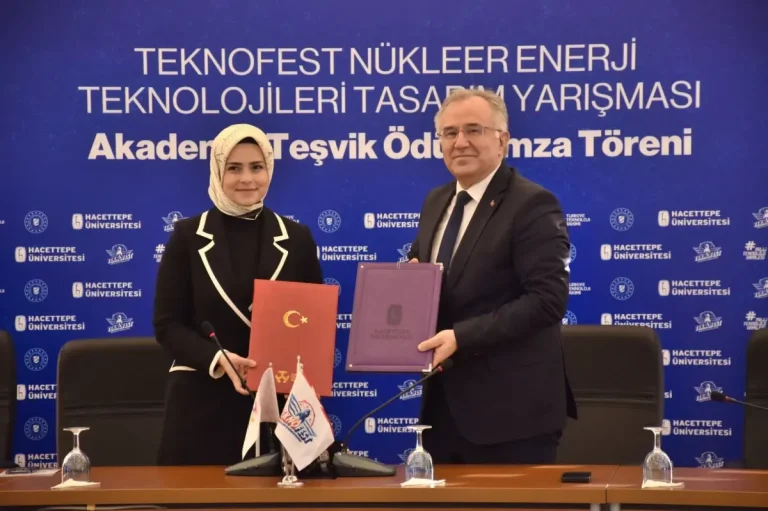 TEKNOFEST Nükleer Enerji Teknolojileri Tasarım Yarışması ödülü, Hacettepe Üniversitesi’ne takdim edildi