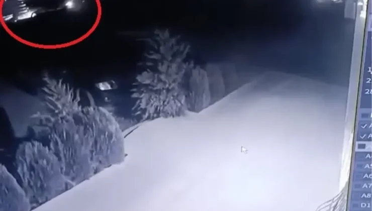 TIR’ın bariyerlere çarptığı kaza kamerada