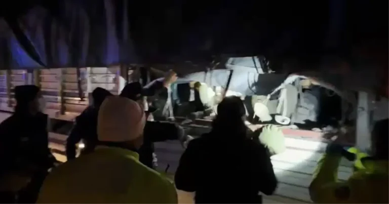 TIR’ın dorsesinde 31 kaçak göçmen yakalandı