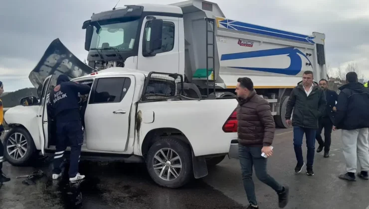 Tokat’ta kamyonet, kamyonla çarpıştı; 1 ölü, 2 yaralı