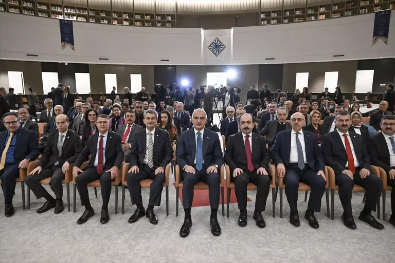 Türk Tarih Kurumunun 100 eserden oluşan “Genel Okuyucu Dizisi Kitapları” tanıtıldı