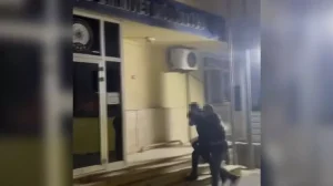 Ümraniye’de Atatürk’ün portresine tüküren kurye gözaltına alındı