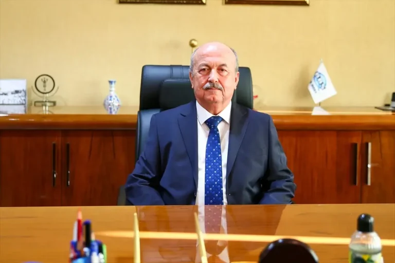 Uşak Üniversitesi Rektörü Demir göreve başladı