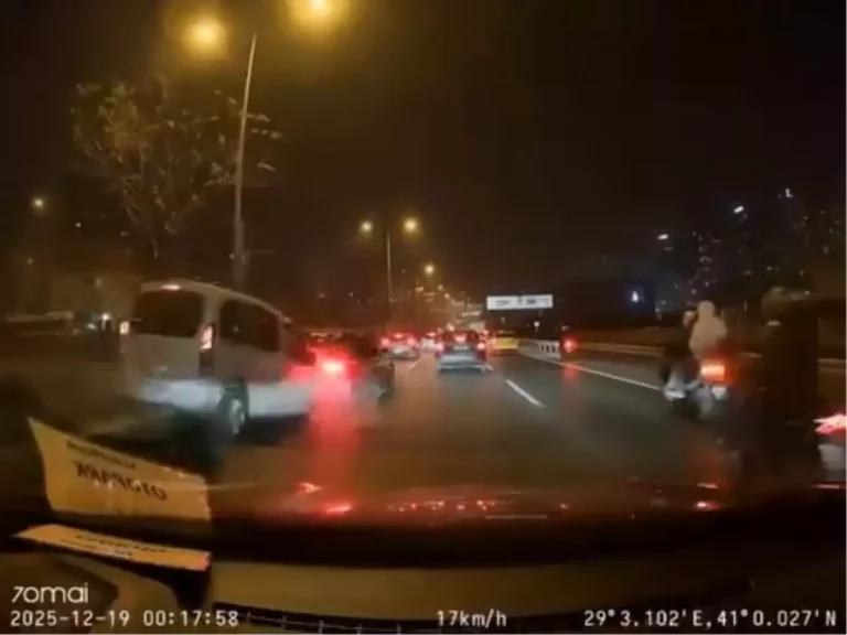 Üsküdar’da 7 aracın karıştığı zincirleme kaza kamerada