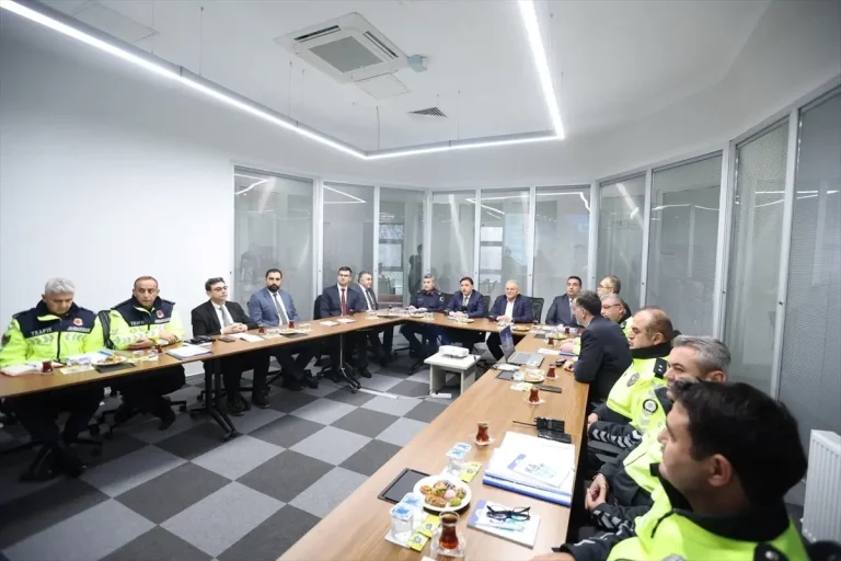 Vali Çiçek ve Başkan Büyükkılıç, Trafik Koordinasyon Toplantısına katıldı