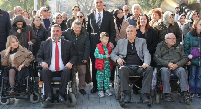 “Her Gün, Bir Ve Beraberiz”