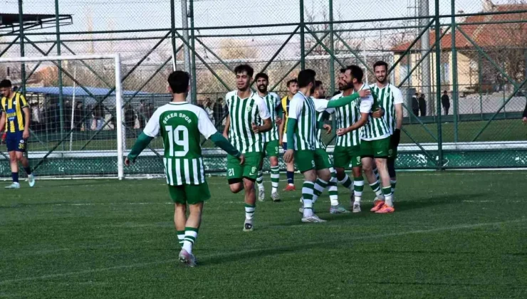 Zirvede Şekerspor damgası