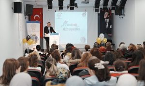 “Aile Yılı” Kapsamında Aileyi Merkeze Alan Çalıştay Karşıyaka’da Gerçekleştirildi