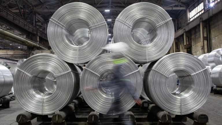 Alüminyum 2022’den beri ilk kez 3 bin doları gördü