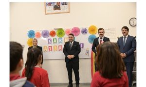 Başkan Çırpanoğlu Öğrencilerin Karne Heyecanına Ortak Oldu