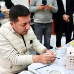 Belediye Başkanımız Rasim Arı, Dekorlu Sırlı Mumluk Boyadı