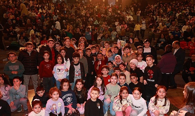 Belediye Başkanımız Rasim Arı’nın Çocuklara Hediyesi