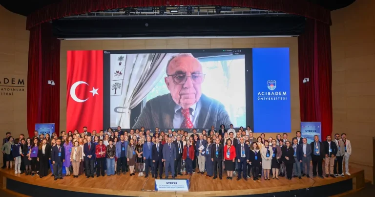 Bilim, Teknoloji ve Empatiyle Yeni Nesil Doktorlar Sahneye Çıkıyor