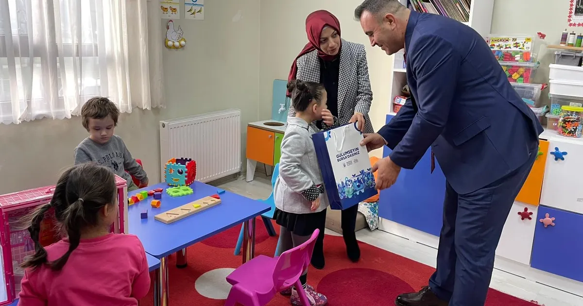 Bursa’da Öğrencilerin Karne Heyecanı