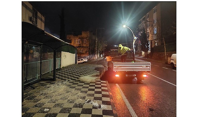 Büyükşehir, karla mücadelede 7/24 görevde