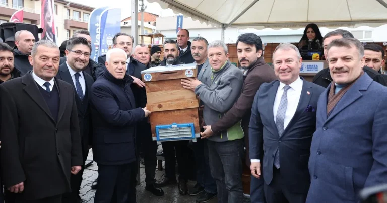 Büyükşehir’den Dağ Yöresine Arı Kovanı Desteği