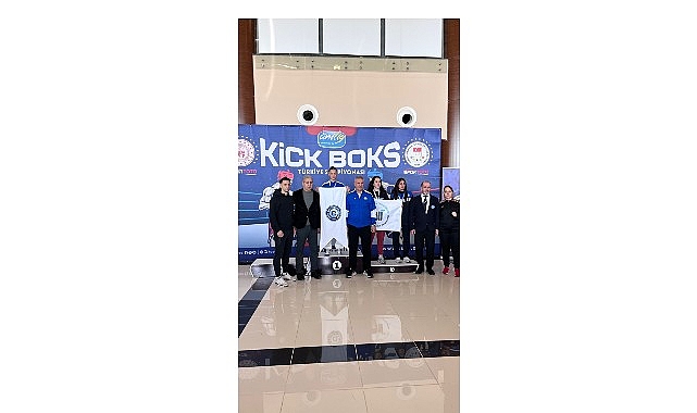 EÜ öğrencisi Elif Ceren Şanlı, Kick Boks’ta Türkiye Şampiyonu oldu
