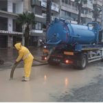 İzmir Büyükşehir Belediyesi ekipleri yağış nöbetinde