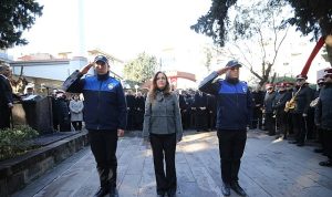 Karşıyakalılar Zübeyde Anne’yi kabri başında andı