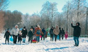 Kuzuyayla’da kar keyfi kış masalına dönüştü
