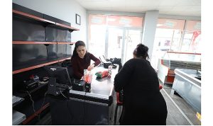 Menderes’in Sosyal Market’inden Büyük Destek; Tam 2 Milyon 800 Bin TL