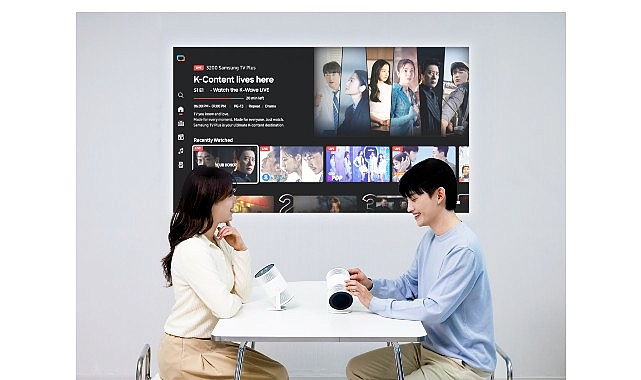 Samsung CES 2026’da daha akıllı yapay zekâ özelliklerle donatılan taşınabilir The Freestyle+ projektörü tanıttı