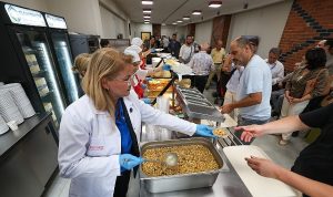 Bakırköy Belediyesi Sosyal Hizmetlerle Dayanışmayı Büyüttü