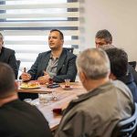 Başkan Ömer Eşki muhtarlarla buluştu: “Bornova’yı birlikte yönetiyoruz”