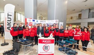 Başkan Tugay: Birden fazla yangın uçağı kiralamaya hazırız