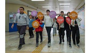 İzmir çocuğu merkeze koydu, Türkiye’ye örnek oldu