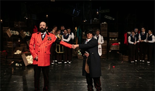 İzmir Şehir Tiyatroları’ndan görkemli prömiyer