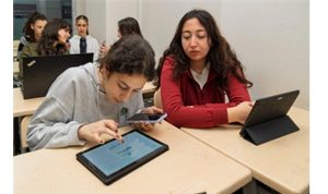 İzmirli öğrencilere yapay zekâ destekli matematik