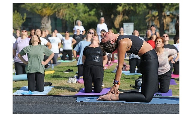 Karşıyaka Belediyesi’nden 14 Şubat’a özel yoga etkinliği