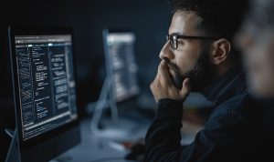 Kilitle, ifşa et, baskı kur