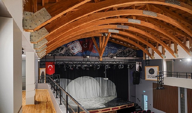 Kültür ve Sanat Kenti Ayvalık’a 300 Kişilik Salon…