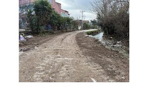 Şiddetli yağış nedeniyle çöken yol onarıldı