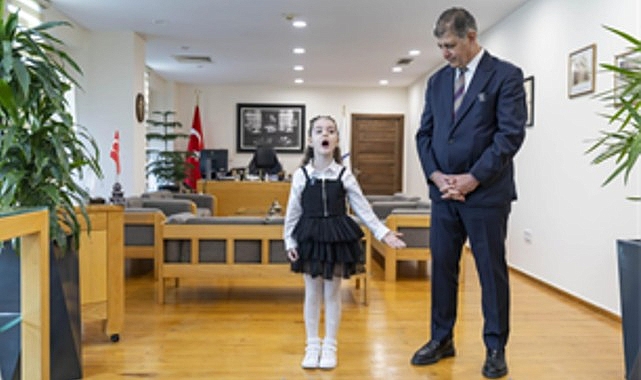 4 yaşından beri İstiklal Marşı’nı ezbere okuyor