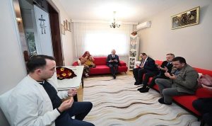 Başkan Büyükakın’dan şehit ailesine bayram ziyareti: “Sizler her zaman baş tacısınız”