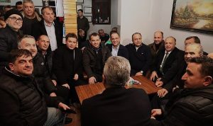 Başkan Erkan Aydın Abdal Meydanı’nda Vatandaşlarla Sahur Yaptı