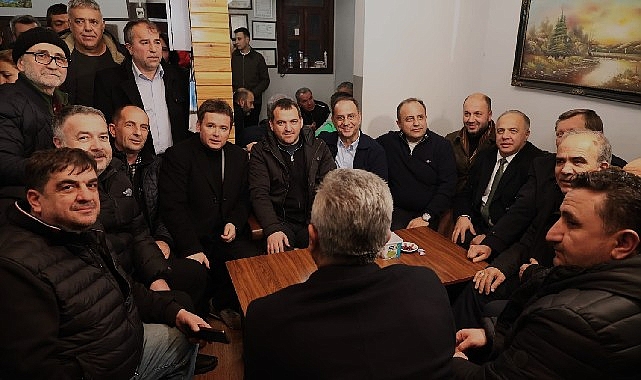 Başkan Erkan Aydın Abdal Meydanı’nda Vatandaşlarla Sahur Yaptı