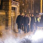 Başkan Tugay yol emekçileriyle gece mesaisinde buluştu