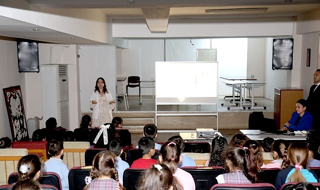Bayraklı’da 14 Okulda 2 Bin 200 Öğrenciye Hijyen Eğitimi