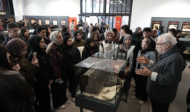 Buram buram tarih kokan sergiye büyük ilgi; “Çanakkale ruhu” İzmit’te yaşatılıyor