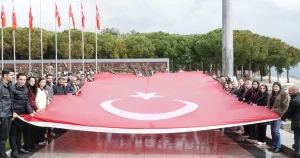 Çağdaş Gençlik 17. Şehitler Abidesi Çanakkale Buluşması Gerçekleştirildi