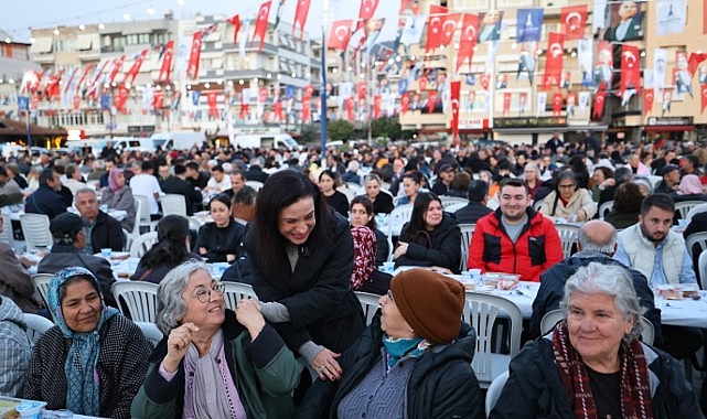 Efes Selçuk’ta İftar Sofrası Dayanışma ile Kuruldu